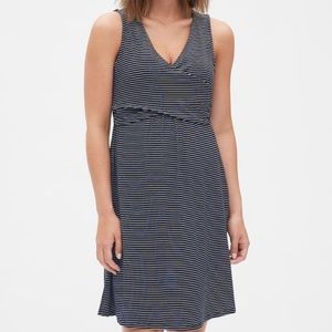 Gap Maternity sleeveless nursing dress - size sm